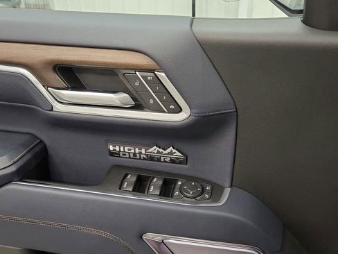 Used 2024 Chevrolet Silverado 1500 High Country w/ Technology Package image 26