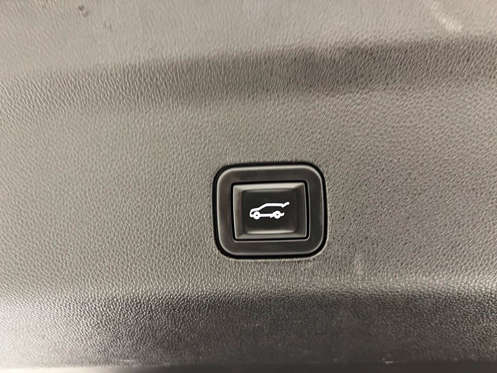 Used 2021 GMC Yukon Denali w/ Denali Premium Package AWD/4WD image 33