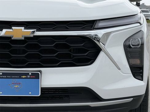 Certified 2025 Chevrolet Trax LT image 8