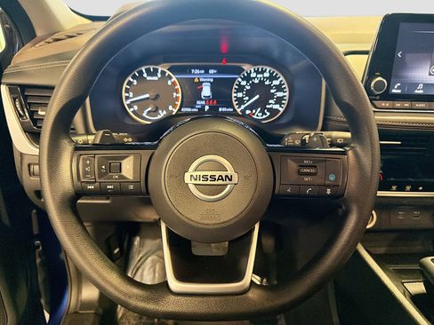 Used 2021 Nissan Rogue SV image 18