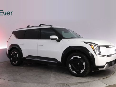 Used 2024 Kia EV9 Land AWD/4WD image 14