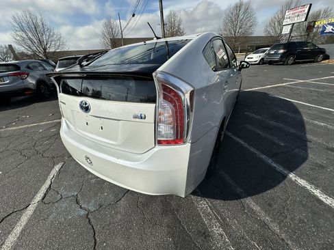 Used 2014 Toyota Prius Four image 5