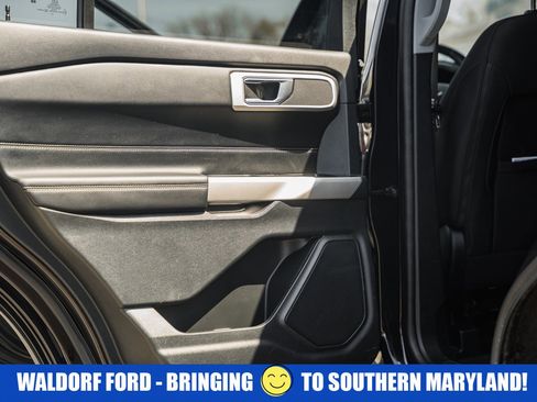 Used 2022 Ford Explorer XLT image 39