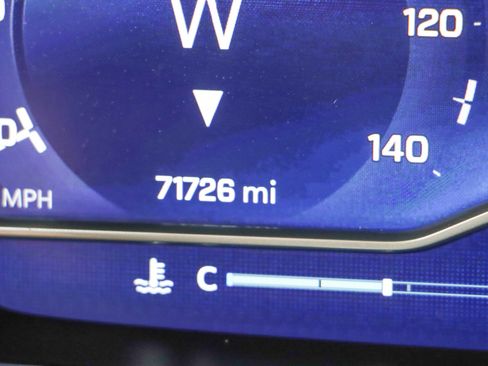 Used 2023 Chevrolet Suburban LT image 17