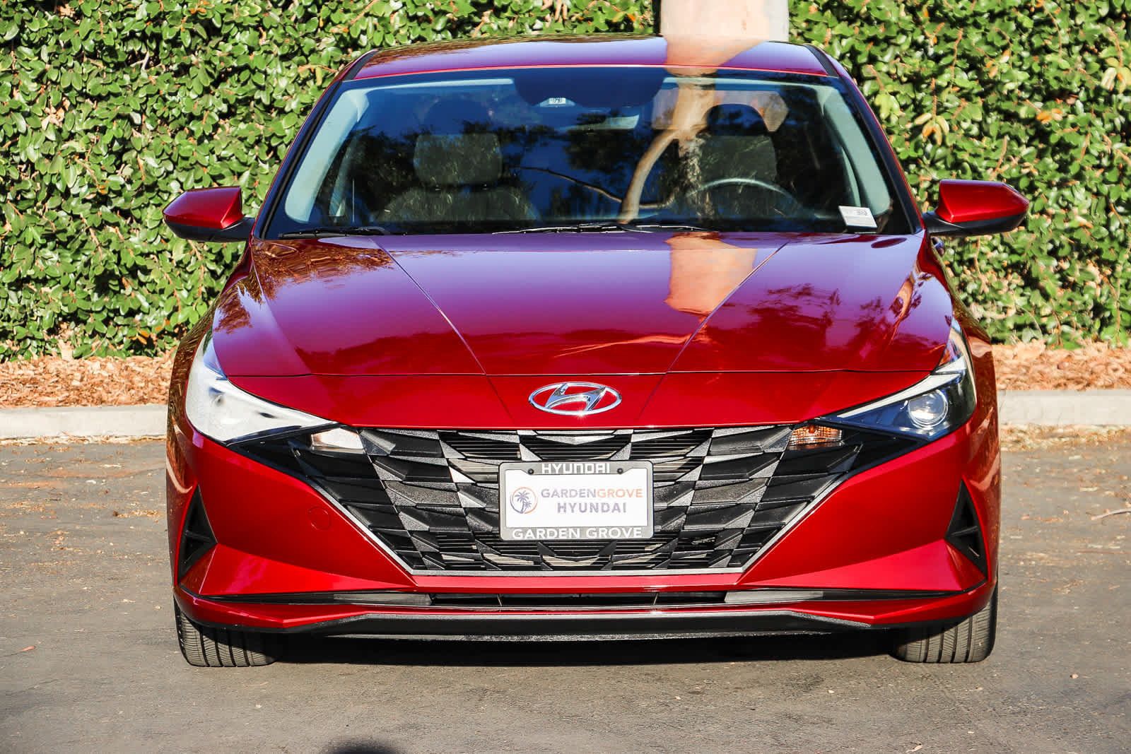Used 2023 Hyundai Elantra SEL FWD image 2