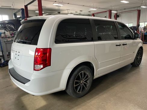 Used 2016 Dodge Grand Caravan SE FWD image 7