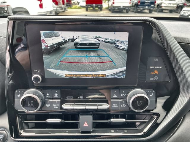Used 2023 Toyota Highlander XSE AWD/4WD image 25
