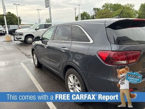 Used 2019 Kia Sorento FWD image 2