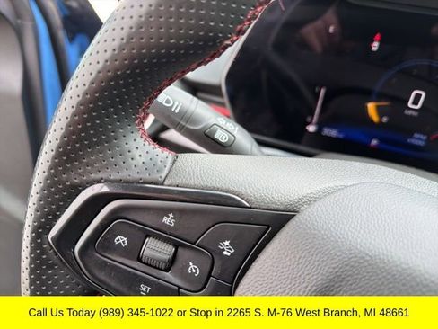 Used 2024 Chevrolet Trax RS w/ Sunroof Package image 24