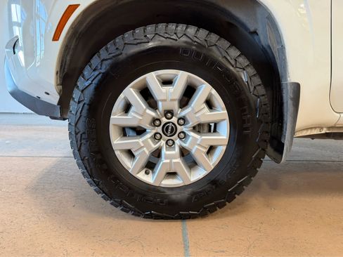 Used 2023 Nissan Frontier SV w/ SV Convenience Package AWD/4WD image 8