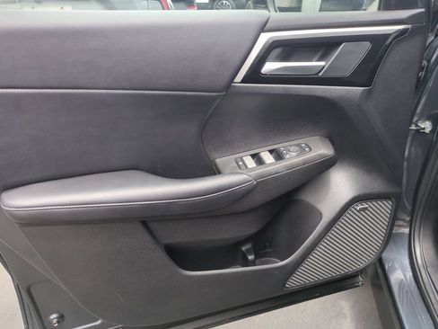 Used 2025 Mitsubishi Outlander SE AWD/4WD image 9