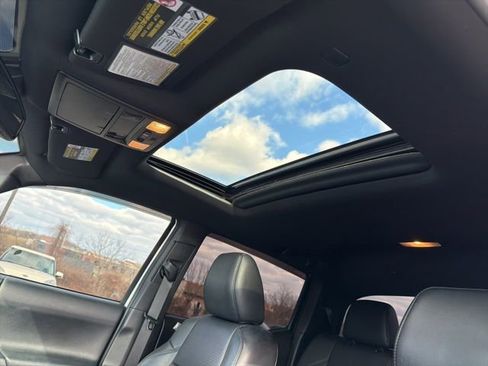 Used 2019 Toyota Tacoma Limited image 14