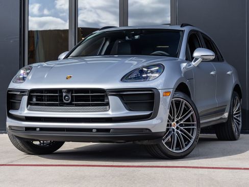 Certified 2026 Porsche Macan AWD/4WD image 1
