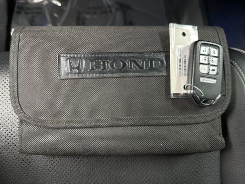 Used 2024 Honda Odyssey Elite image 42