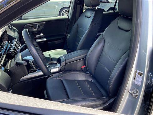 Used 2025 Mercedes-Benz GLA 250 image 24