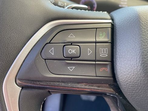 Certified 2023 Jeep Grand Cherokee Laredo image 19