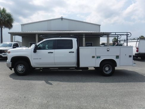 Used 2024 Chevrolet Silverado 3500 W/T w/ WT Convenience Package AWD/4WD image 1