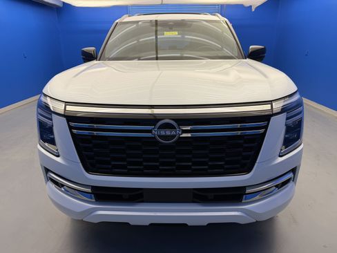 Used 2025 Nissan Armada Platinum Reserve AWD/4WD image 3