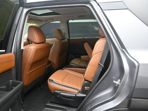 Used 2023 Nissan Pathfinder Platinum AWD/4WD image 25