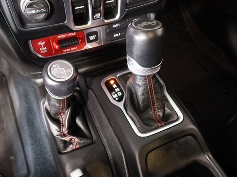 Used 2020 Jeep Wrangler Unlimited Rubicon AWD/4WD image 9