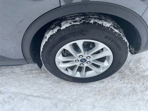 Used 2020 Ford Escape SE image 13