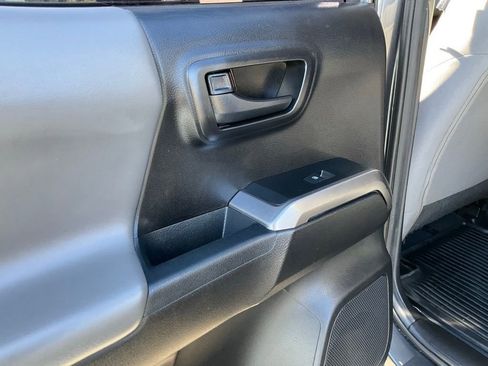 Used 2019 Toyota Tacoma SR5 image 33