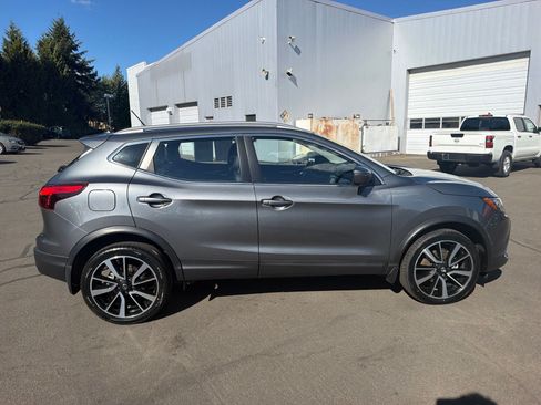 Used 2018 Nissan Rogue Sport SL w/ SL Premium Package AWD/4WD image 2