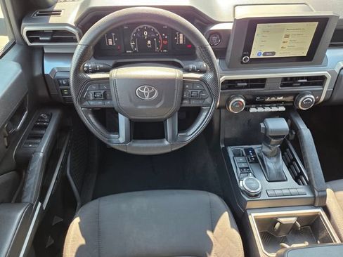 Used 2025 Toyota Tacoma SR5 AWD/4WD image 14