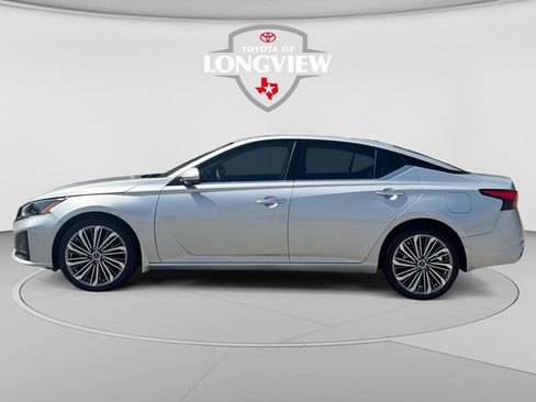 Used 2023 Nissan Altima 2.5 SL AWD/4WD image 2