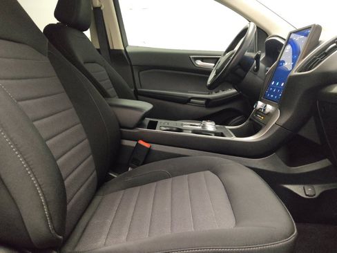 Used 2021 Ford Edge SE FWD image 21