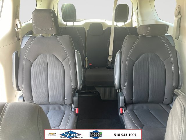 Used 2023 Chrysler Voyager LX FWD image 17