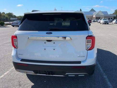 Used 2022 Ford Explorer XLT w/ Equipment Group 202A image 47