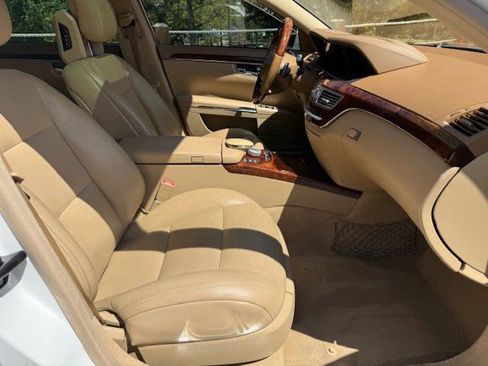 Used 2010 Mercedes-Benz S 550 image 5