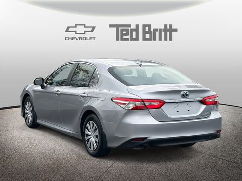 Used 2019 Toyota Camry LE image 6