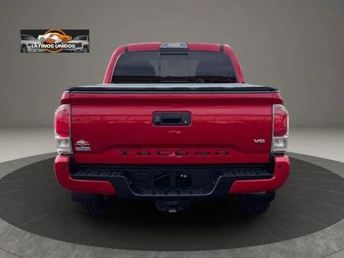 Used 2017 Toyota Tacoma Limited w/ Tow Package RWD image 6