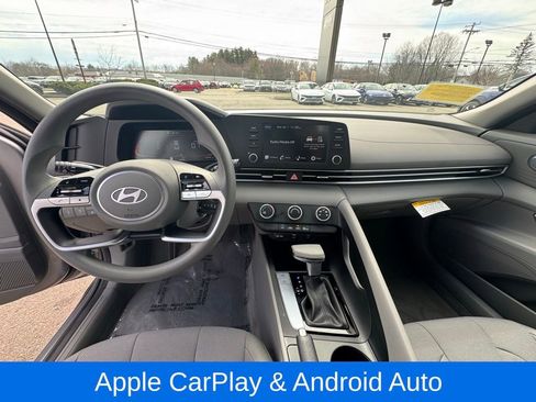 Certified 2024 Hyundai Elantra SE FWD image 14