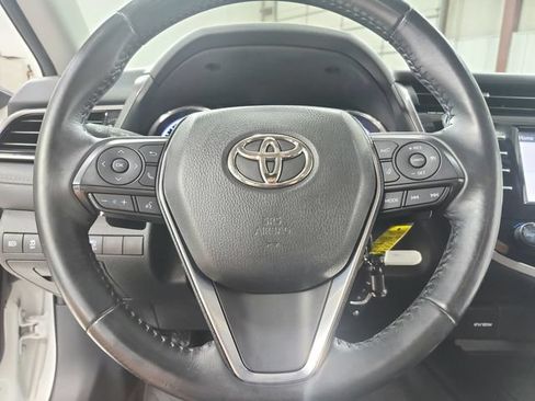 Used 2020 Toyota Camry SE FWD image 22