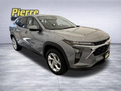 New 2026 Chevrolet Trax LS w/ LS Convenience Package FWD image 6