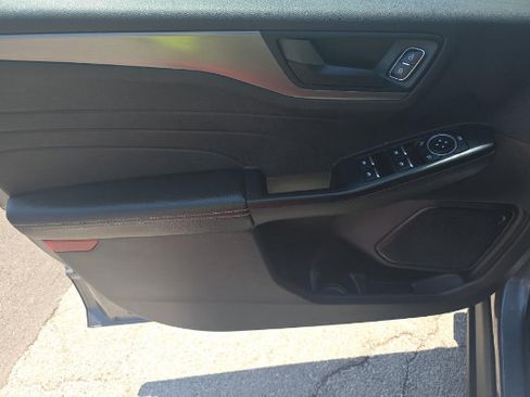 Used 2023 Ford Escape Active FWD image 6