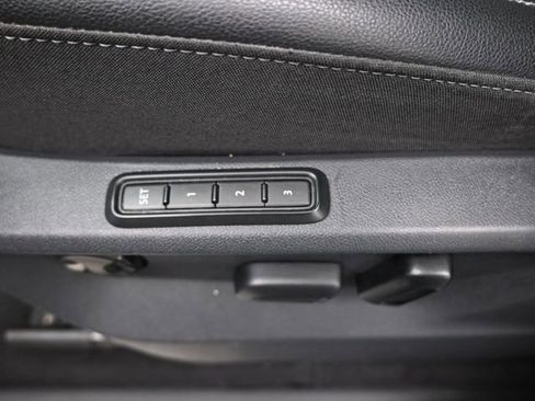 Used 2019 Volkswagen Atlas SEL Premium image 33