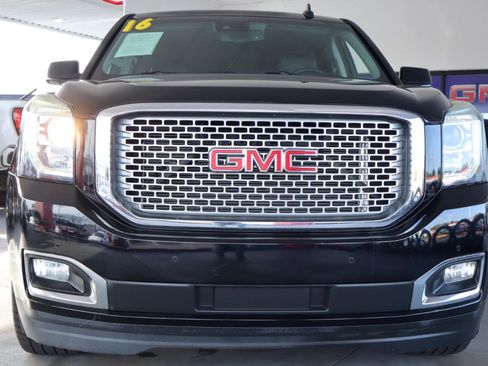Used 2016 GMC Yukon XL SLT w/ Open Road Package RWD image 11