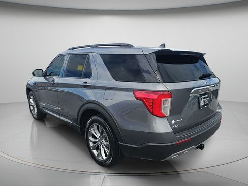 Used 2022 Ford Explorer XLT w/ Equipment Group 202A AWD/4WD image 5