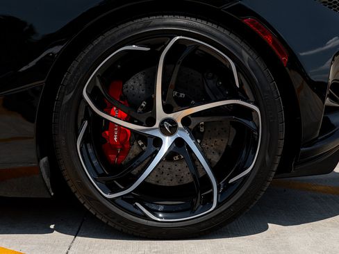 Used 2024 McLaren 750S Spider image 29