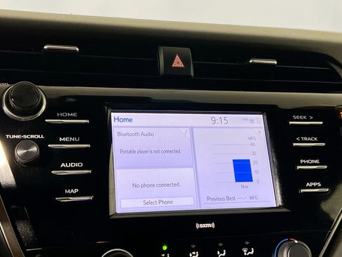 Used 2020 Toyota Camry LE image 27