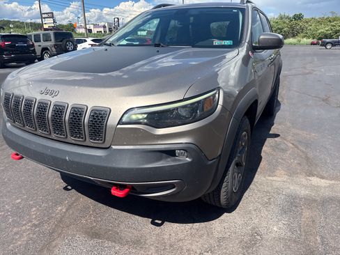 Used 2020 Jeep Cherokee Trailhawk w/ Comfort/Convenience Group AWD/4WD image 10