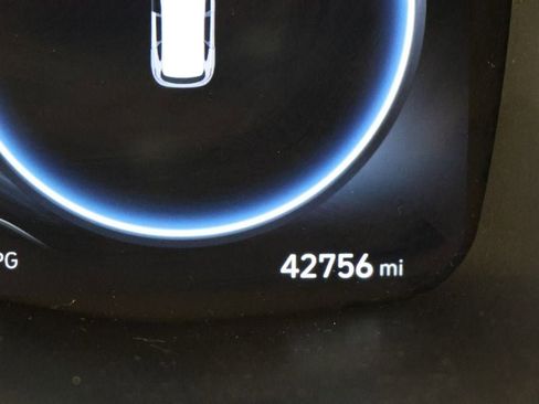 Used 2022 Hyundai Santa Fe SEL w/ Convenience + Premium Package image 17