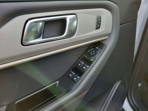 New 2026 Ford Explorer Active w/ Active Comfort Package image 19