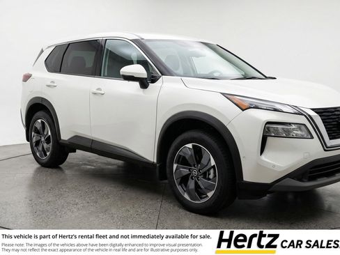Used 2025 Nissan Rogue SV image 1