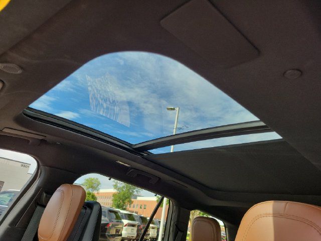 Used 2024 Lincoln Aviator Reserve w/ Equipment Group 201A AWD/4WD image 7