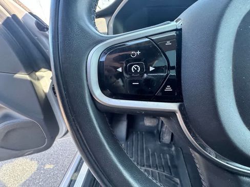Used 2019 Volvo XC90 T6 Momentum w/ Protection Package Premier AWD/4WD image 19